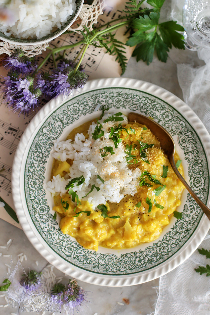 Aromatyczne curry z ryżem i kalafiorem, przepis