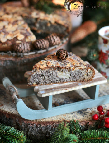 Wilgotne ciasto makowo migdałowe z jabłkiem - prosty przepis krok po kroku na aromatyczny, domowy wypiek idealny na święta i do kawy.