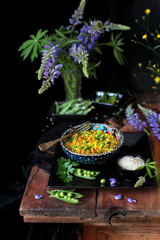 złoty ryż z warzywami