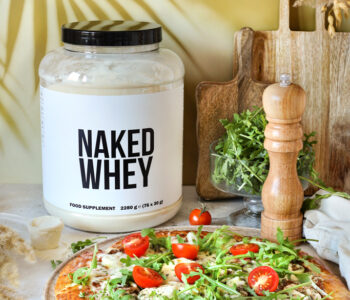 Pizza z serka wiejskiego - prosty, wysokobiałkowy przepis, który pozwala szybko zwiększyć ilość białka w diecie.