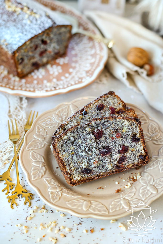 Proste i efektowne ciasto z makiem i żurawiną – idealne na święta i spotkania przy kawie. Sprawdź przepis, który zachwyci smakiem i wyglądem!