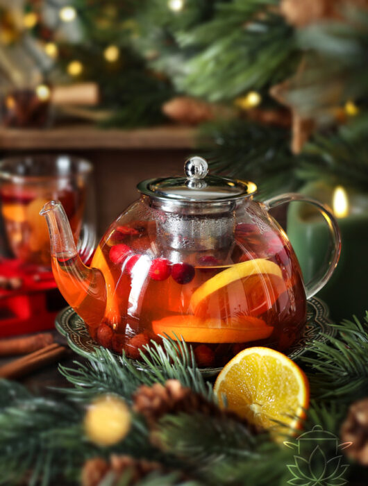 Herbata zimowa przepis - aromatyczny napój z imbirem, cytrusami i przyprawami. Rozgrzewa, wspiera odporność i tworzy magiczną atmosferę zimą.