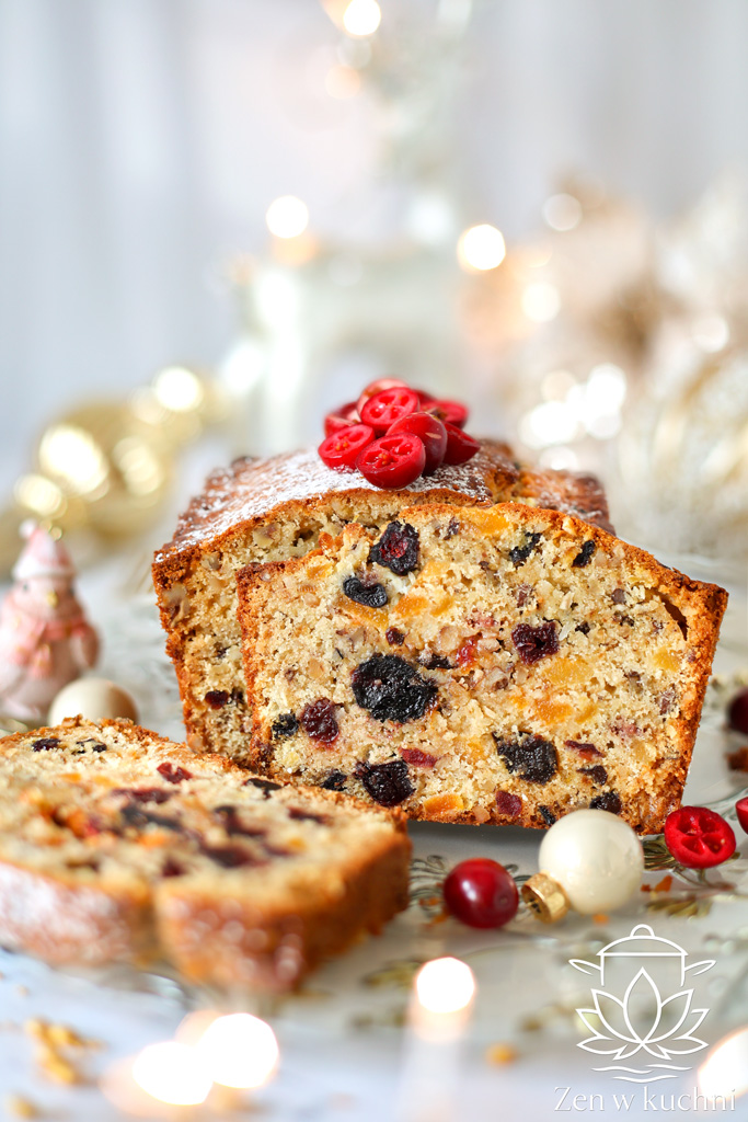 Sprawdzony przepis na keks, który zawsze się udaje. Wilgotny, aromatyczny, z bakaliami i miodem. Idealny na święta, do kawy i na prezent.