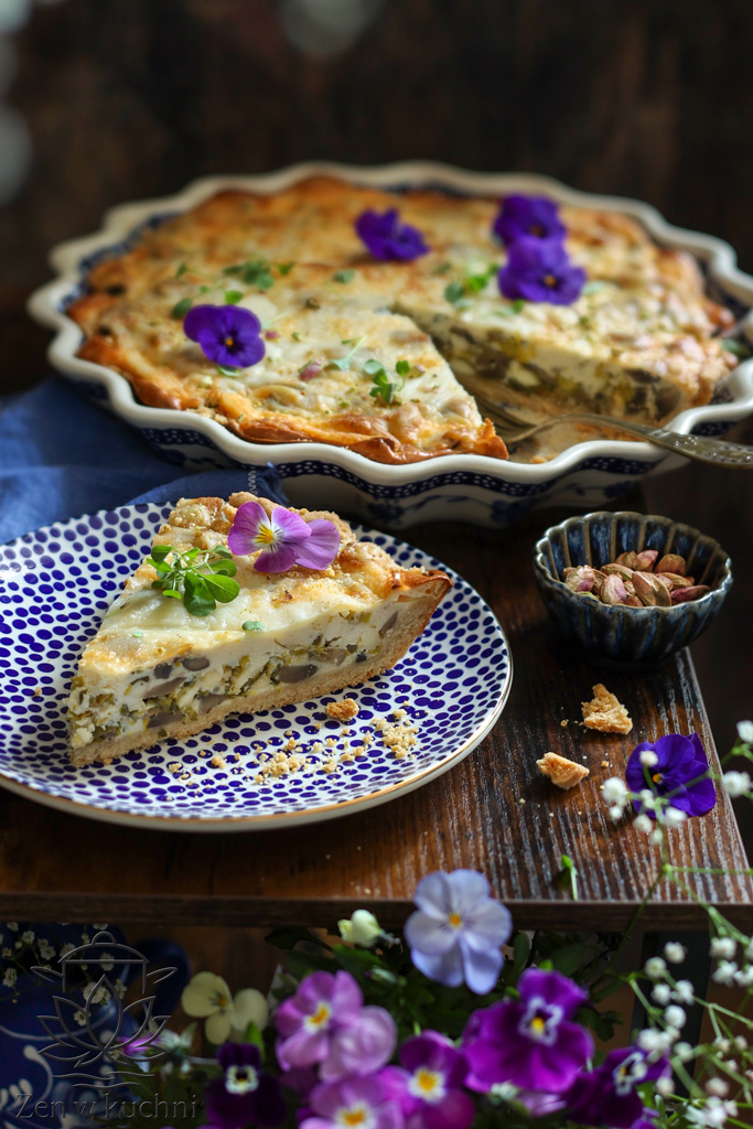 Tarta z pieczarkami i porem - aromatyczna, sycąca i pełna smaku. Idealna na szybki obiad, kolację lub elegancką przekąskę na spotkania.