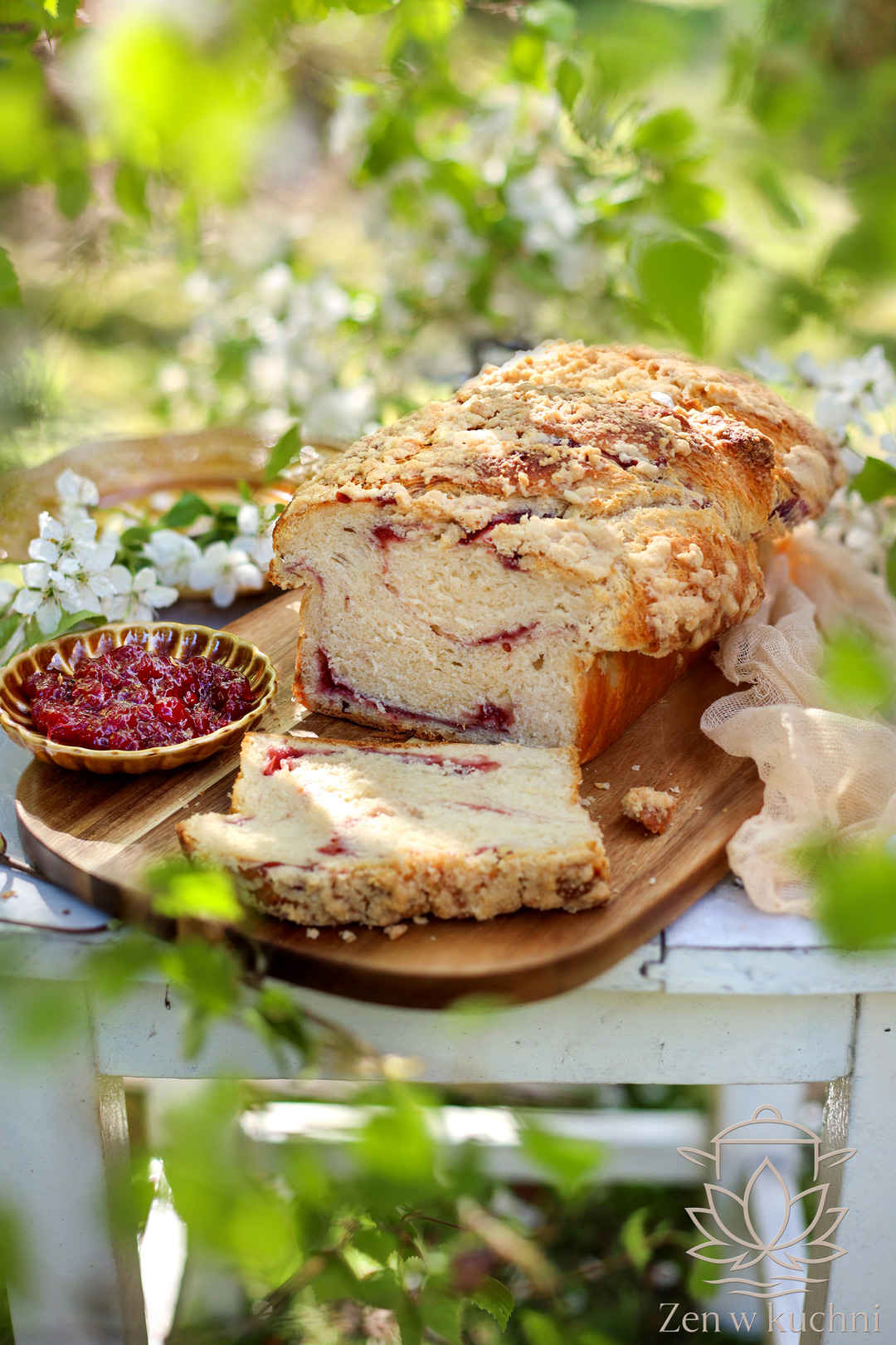 Ciasto drożdżowe z dżemem i kruszonką