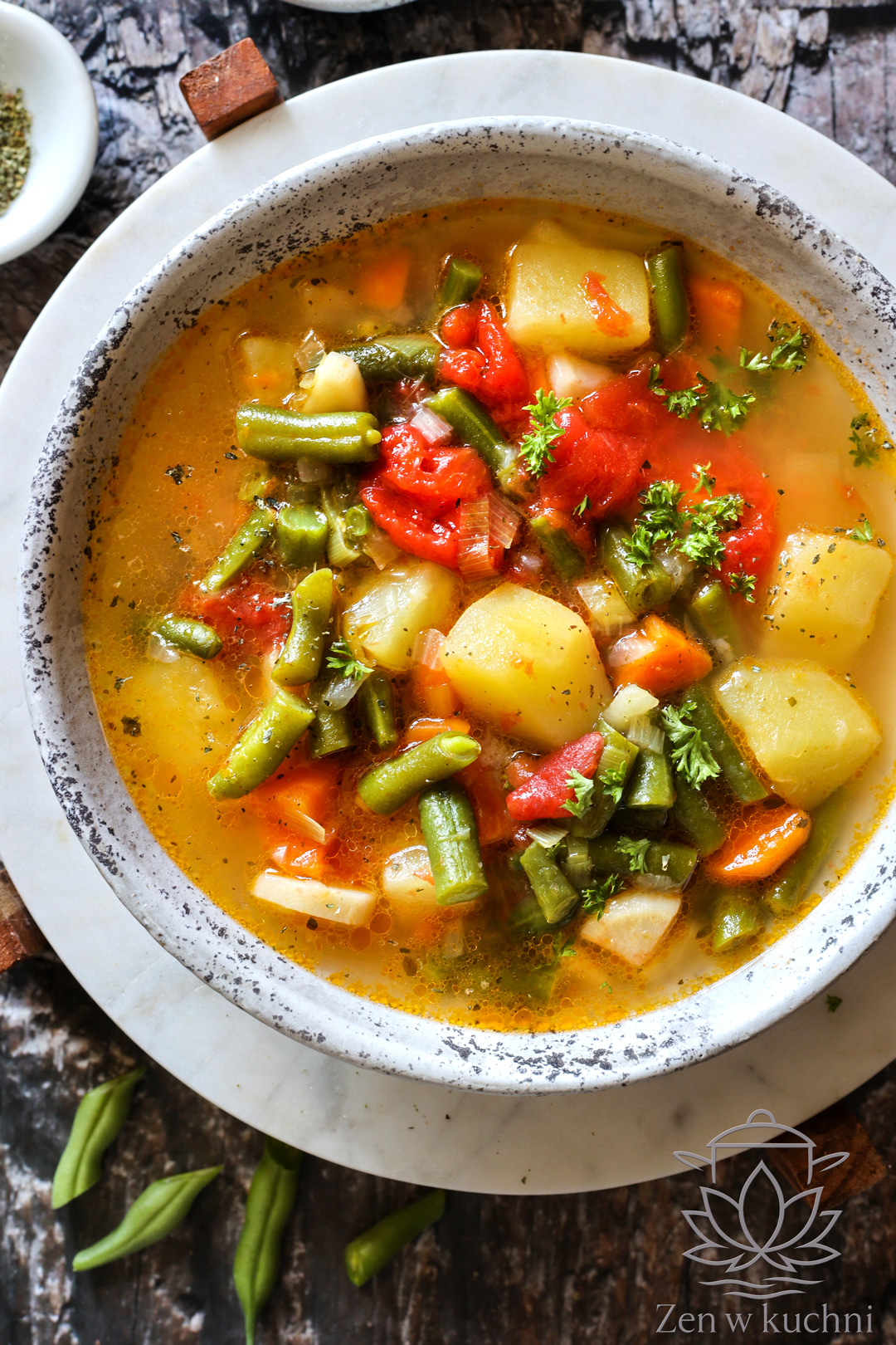 Zupa z fasolki szparagowej z pomidorami i ziemniakami